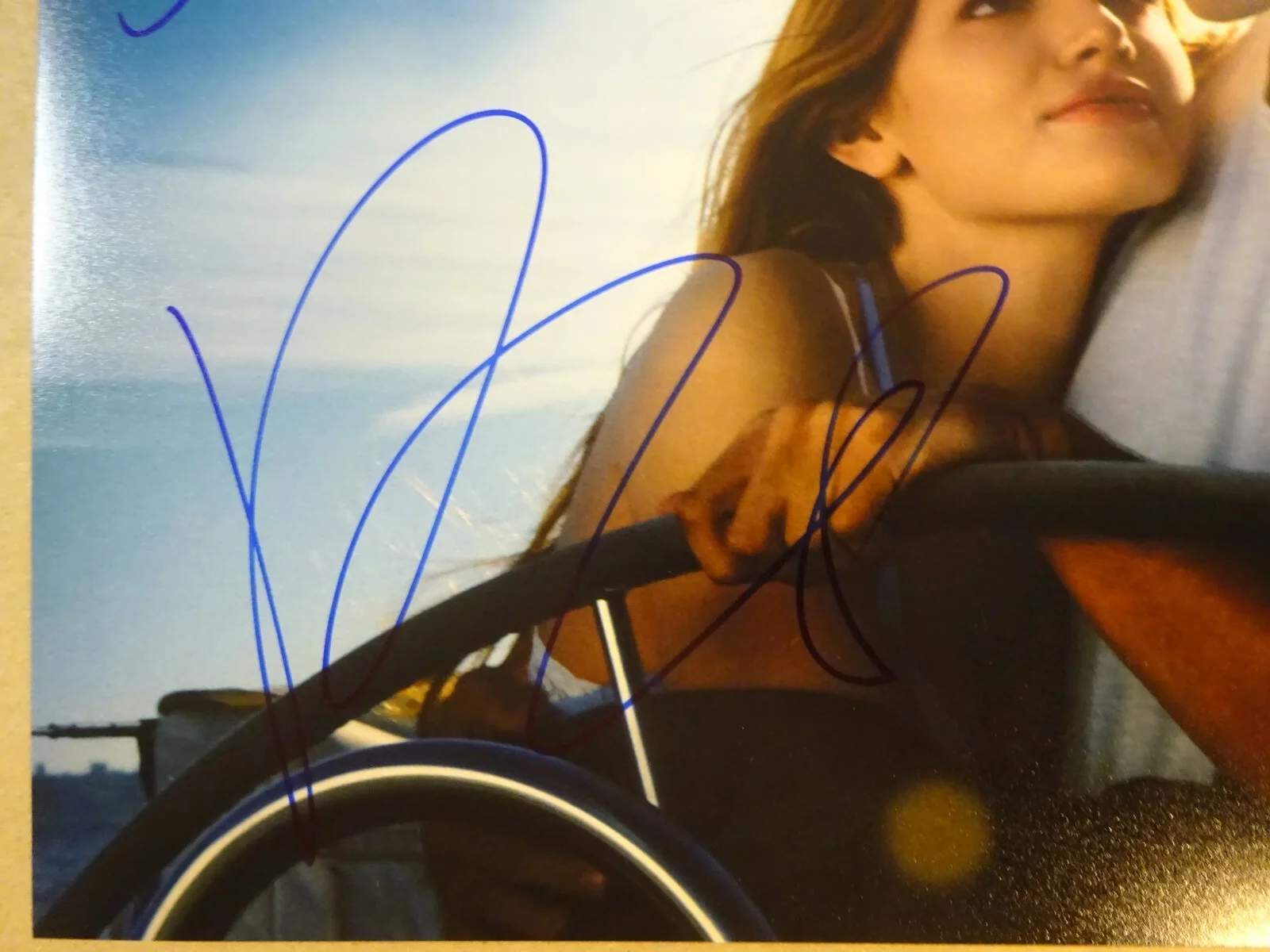 Bella Thorne, Patrick Schwarzenegger — Signed BELLA THORNE & SCHWARZENEGGER MIDNIGHT SUN 12"x18" Photo BECKETT BAS COA, изображение 5