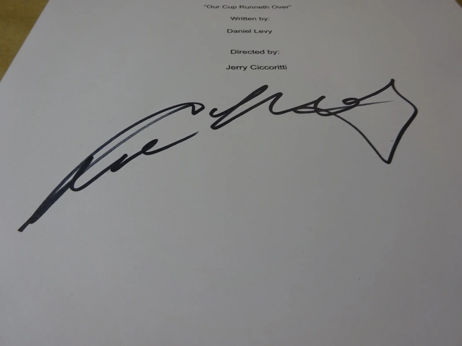 Eugene Levy — Autographed Eugeny Levy Signed Schitts Creek Script Cover Beckett BAS COA, image 4
