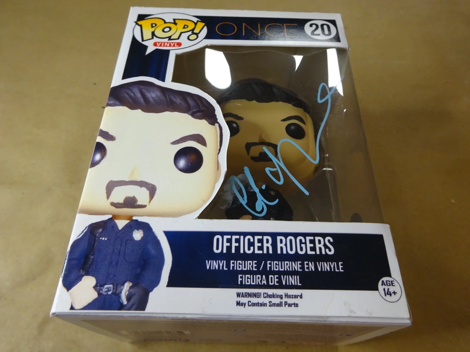 Colin O'Donoghue — Signed Colin O'Donoghue Officer Rogers Once Upon A Time Custom Funko Pop BAS COA, изображение 2