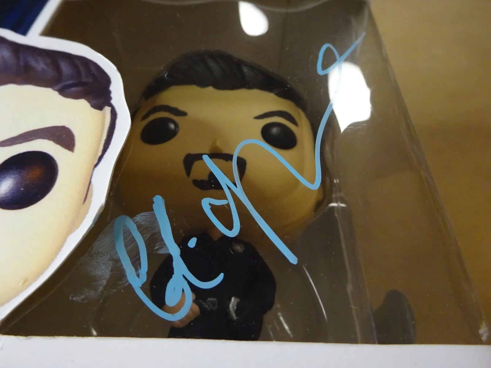 Colin O'Donoghue — Signed Colin O'Donoghue Officer Rogers Once Upon A Time Custom Funko Pop BAS COA, изображение 4