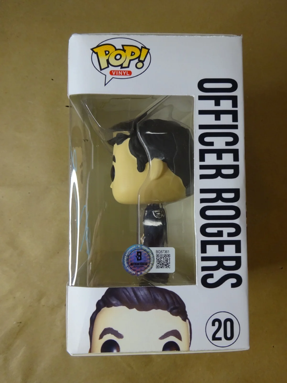 Colin O'Donoghue — Signed Colin O'Donoghue Officer Rogers Once Upon A Time Custom Funko Pop BAS COA, изображение 5