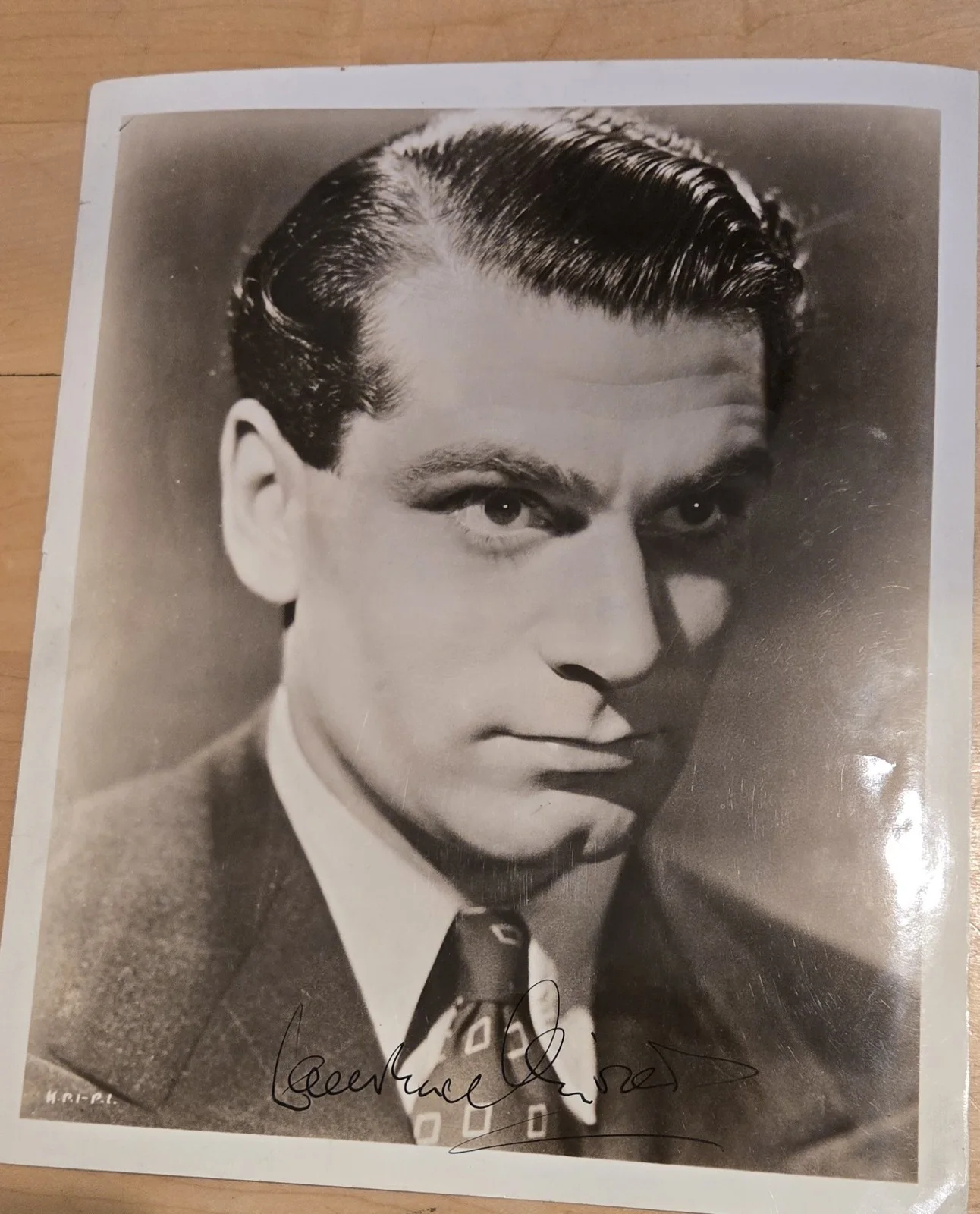 Laurence Olivier — Laurence Olivier Vintage Signed Autographed Studio 8x10 B/W Photo Rare, image 4