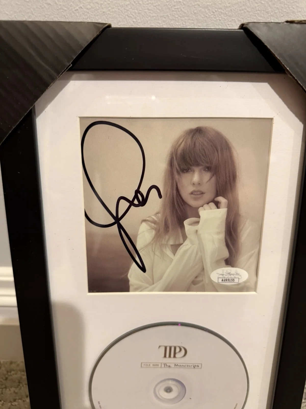 Taylor Swift Signed Tortured Poets CD Cover JSA Certified Autograph Framed Auto, изображение 3