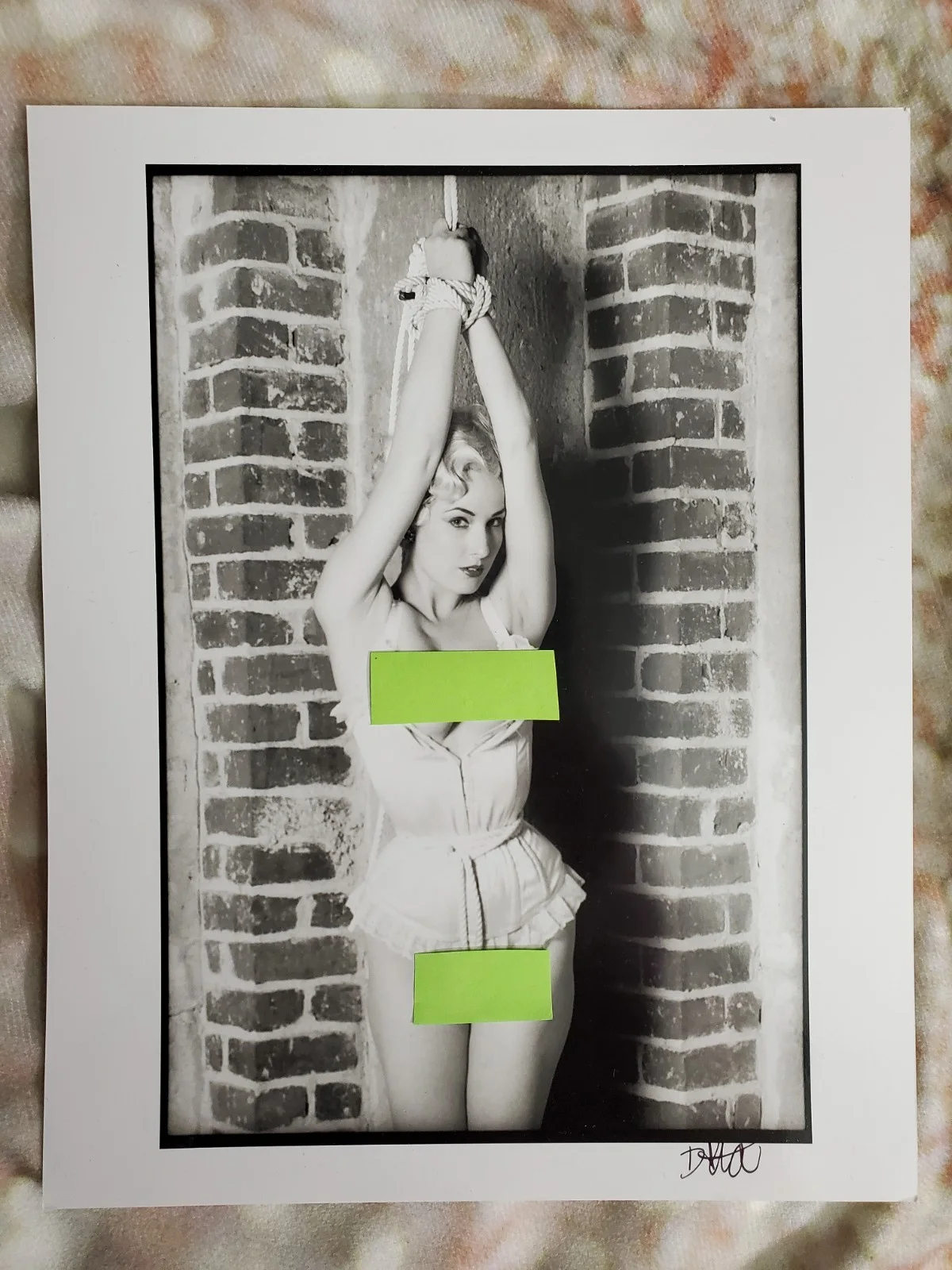 Dita Von Teese — Dita Von Teese Signed Autograph 8 X 10 Photo The Queen Of Burlesque Bondage