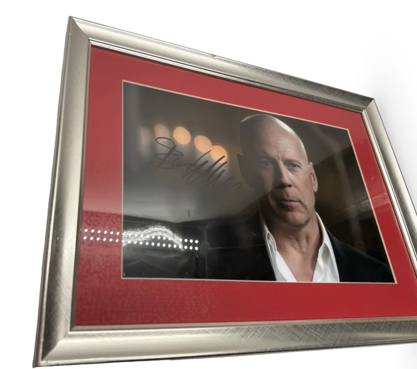 Bruce Willis autograph Framed Quentin Tarantino's 1994 film 'Pulp Fiction', image 2
