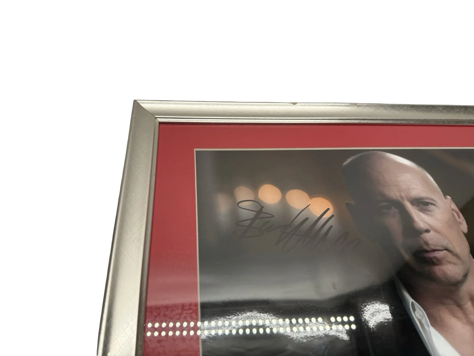 Bruce Willis autograph Framed Quentin Tarantino's 1994 film 'Pulp Fiction', image 3