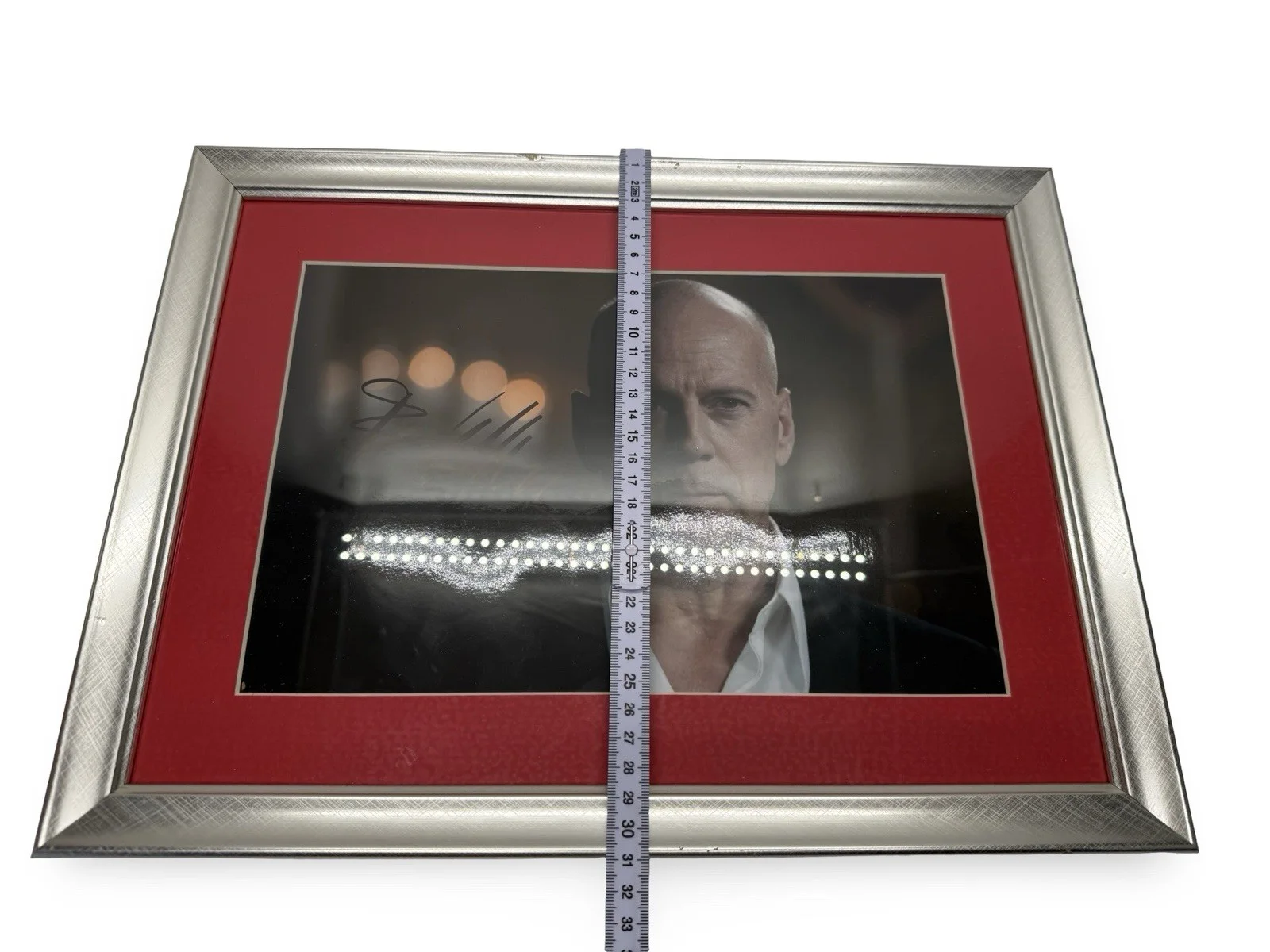 Bruce Willis autograph Framed Quentin Tarantino's 1994 film 'Pulp Fiction', image 5