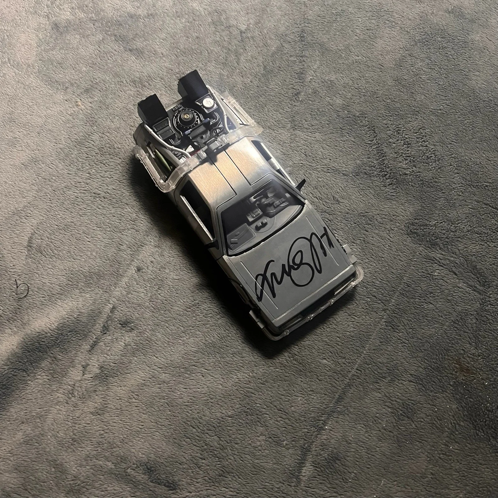 Michael J. Fox, Christopher Lloyd — MICHAEL J FOX & CHRISTOPHER LLOYD SIGNED BACK TO THE FUTURE 1:32 DELOREAN, image 3