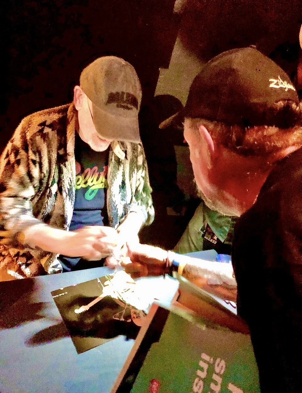 (2) Dave Mason Autographed 8x10 Professional photos 7-31-2023 Authentic, image 5