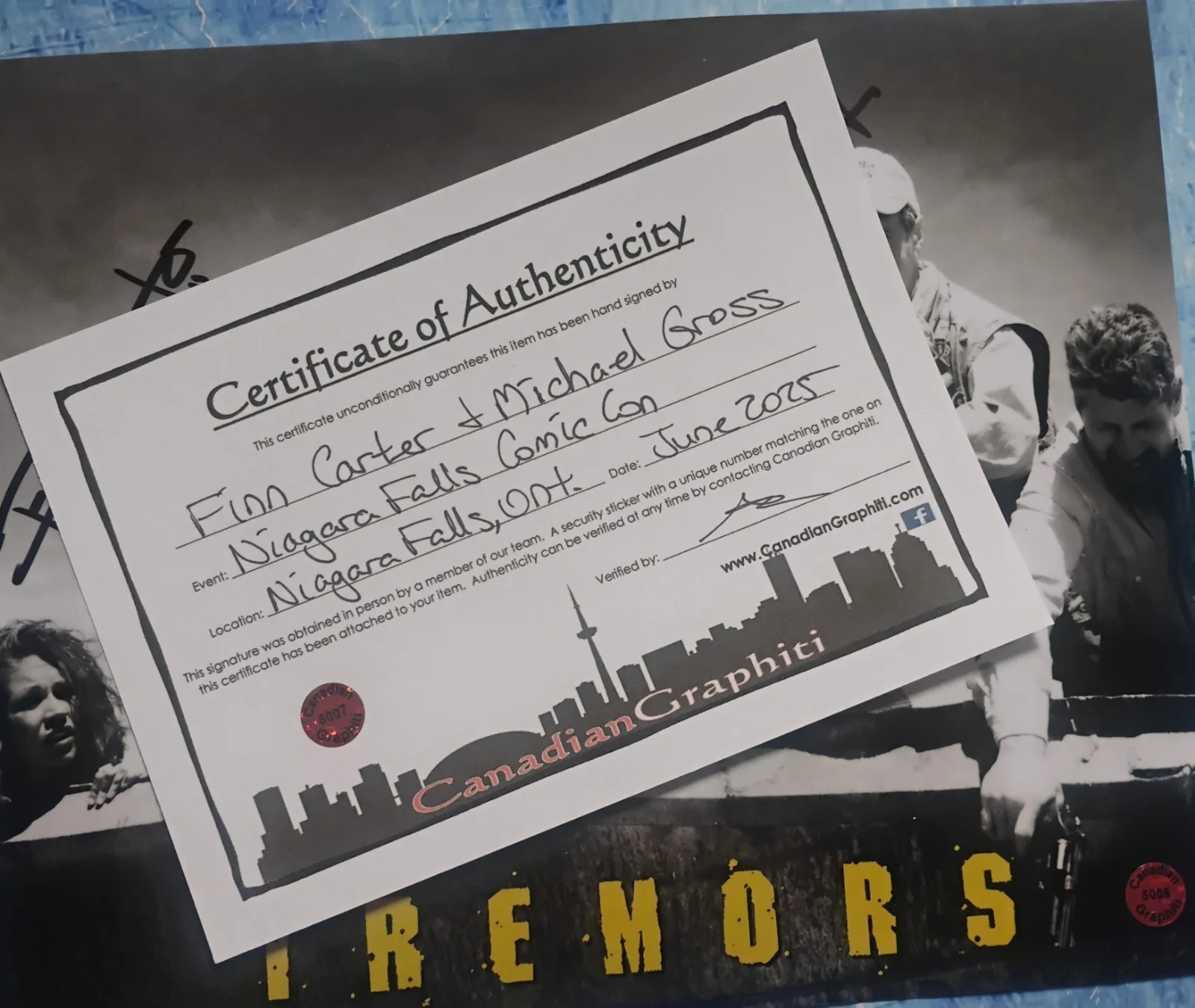 Finn Carter & Michael Gross Hand Signed 8x10 Photo COA Tremors NO US TARIFFS, изображение 5