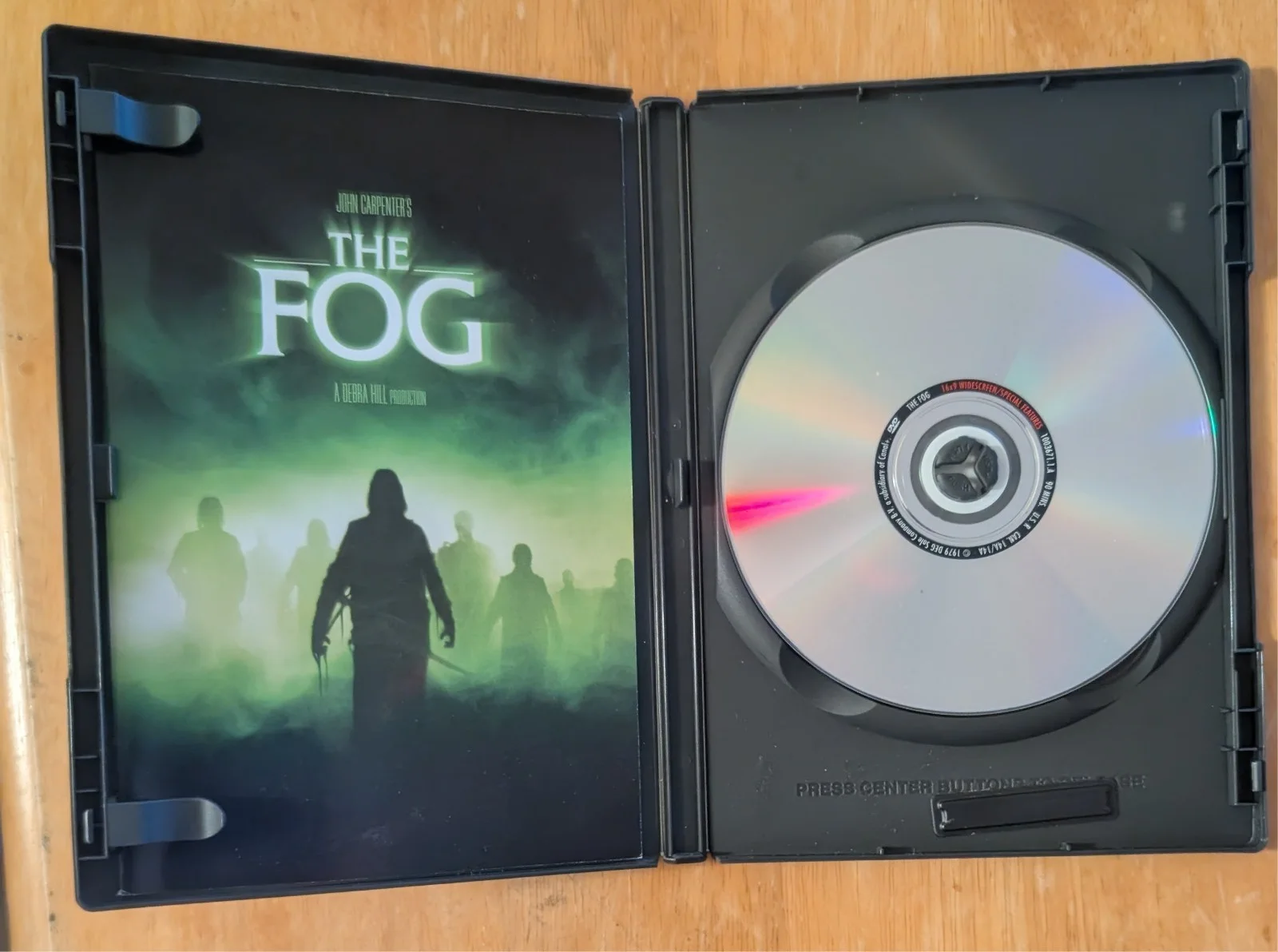 Adrienne Barbeau — ADRIENNE BARBEAU signed autograph THE FOG dvd cover, изображение 2