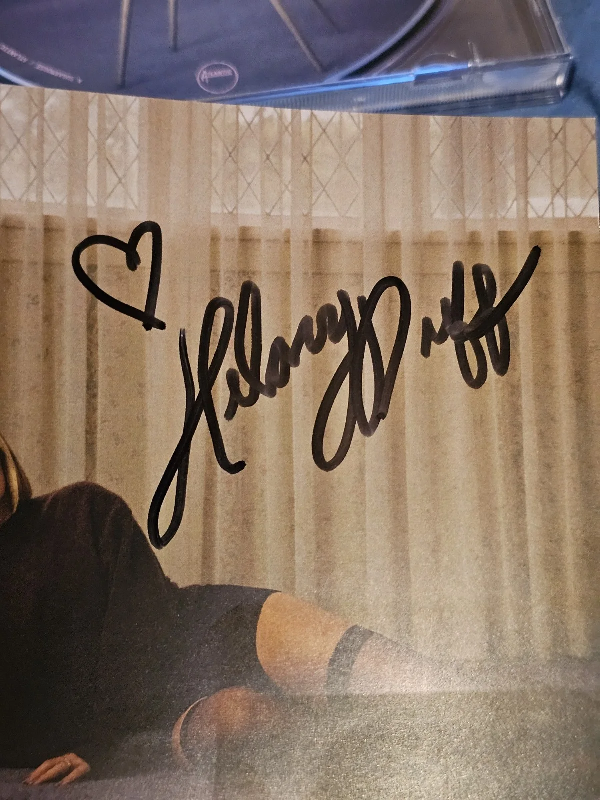 Hilary Duff SIGNED Luck or Something CD - NOT AUTOPEN - Hilary Duff Autograph, image 2