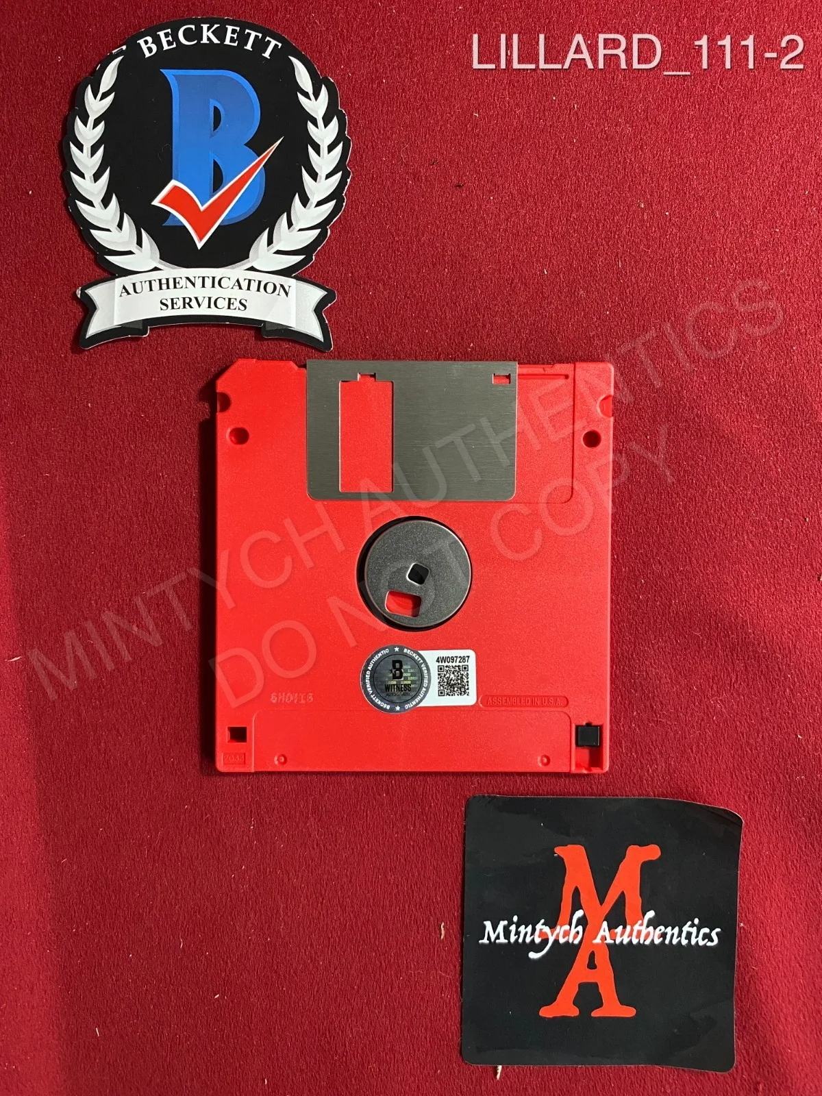 Matthew Lillard — Matthew Lillard autographed signed Hackers 3.5" vintage floppy disk Beckett COA, image 2