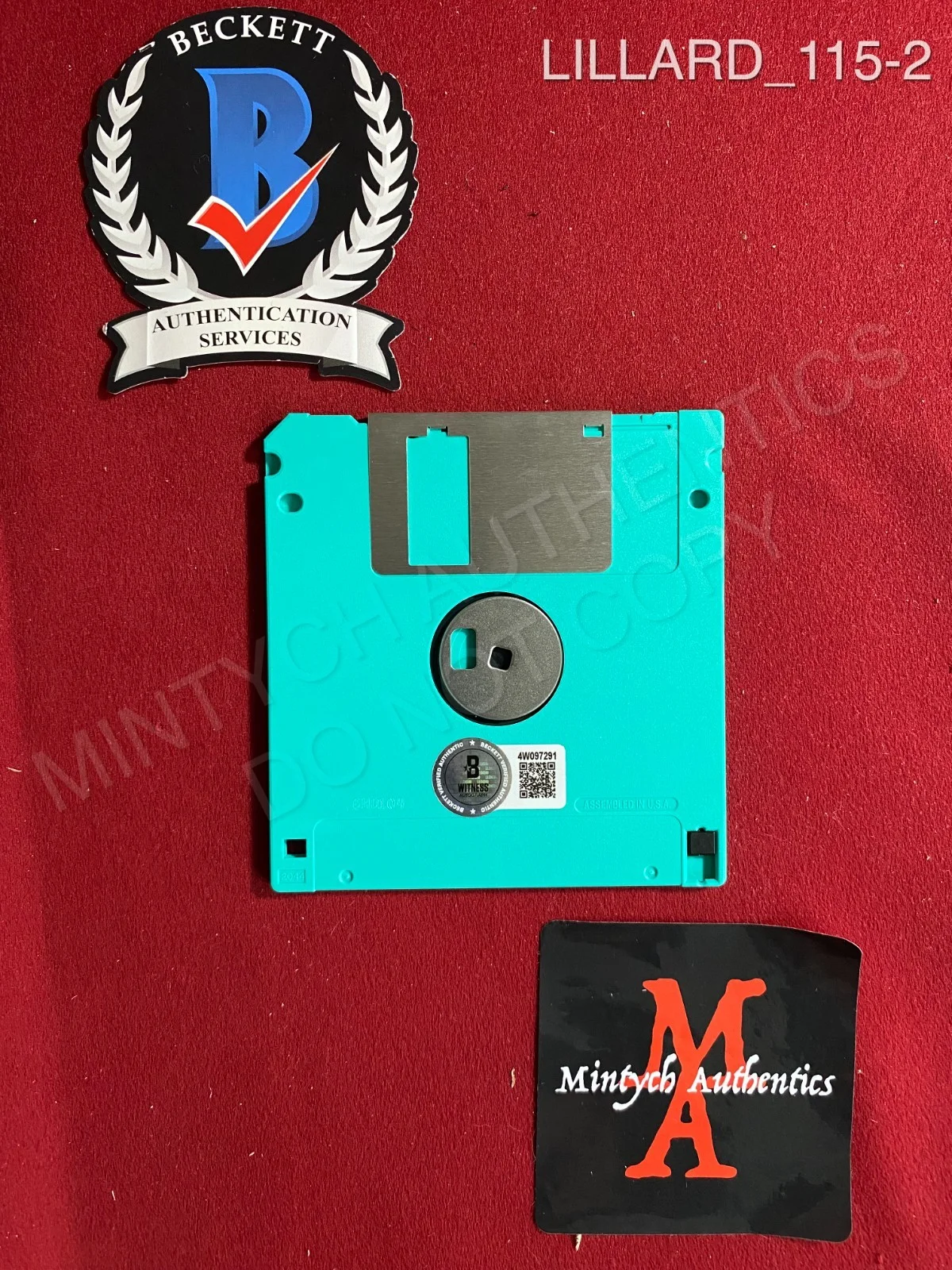 Matthew Lillard — Matthew Lillard autographed signed Hackers 3.5" vintage floppy disk Beckett COA, image 2