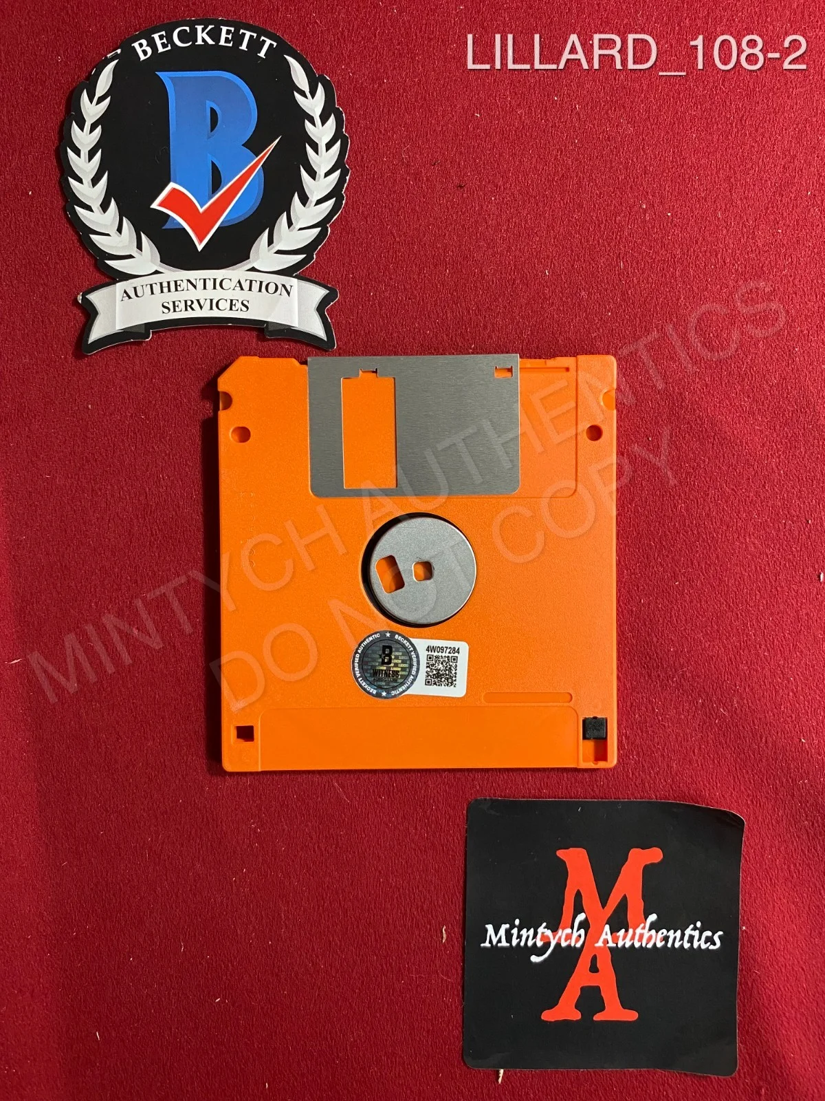Matthew Lillard — Matthew Lillard autographed signed Hackers 3.5" vintage floppy disk Beckett COA, image 2