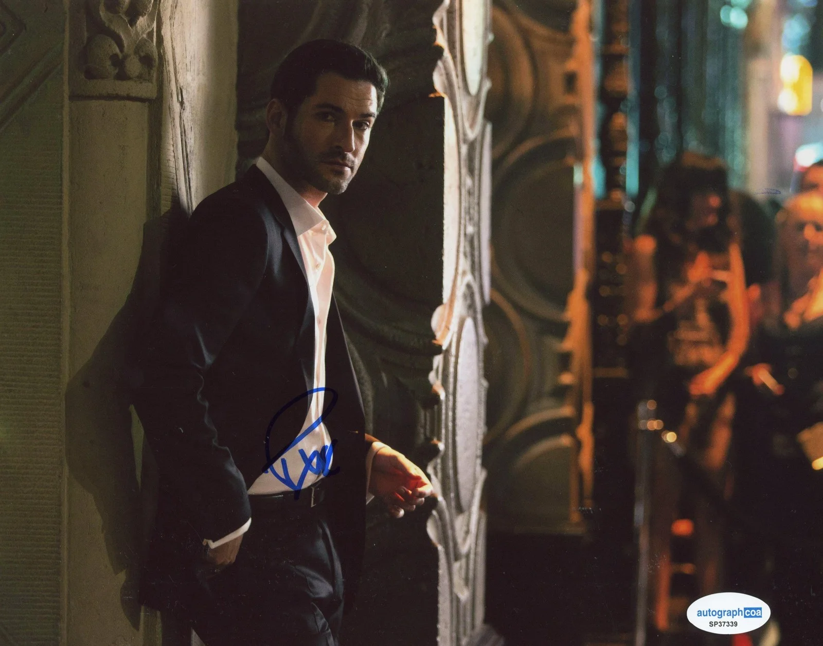 Tom Ellis — Tom Ellis "Lucifer" AUTOGRAPH Signed 'Lucifer Morningstar' 8x10 Photo D ACOA, image 2
