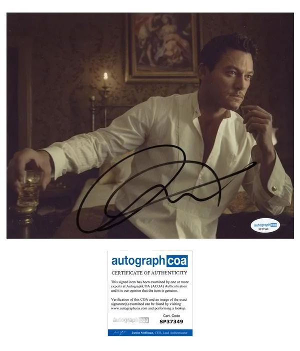 Luke Evans — Luke Evans "The Alienist" AUTOGRAPH Signed 'John Moore' 8x10 Photo ACOA