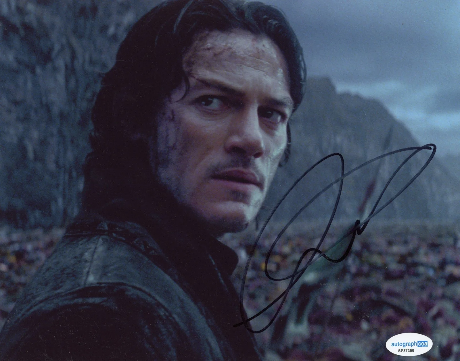 Luke Evans — Luke Evans "Dracula Untold" AUTOGRAPH Signed 'Vlad' 8x10 Photo B ACOA, изображение 2