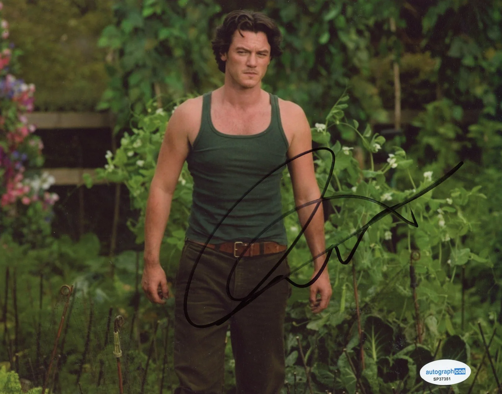 Luke Evans — Luke Evans "Tamara Drewe" AUTOGRAPH Signed 'Andy Cobb' 8x10 Photo ACOA, image 2