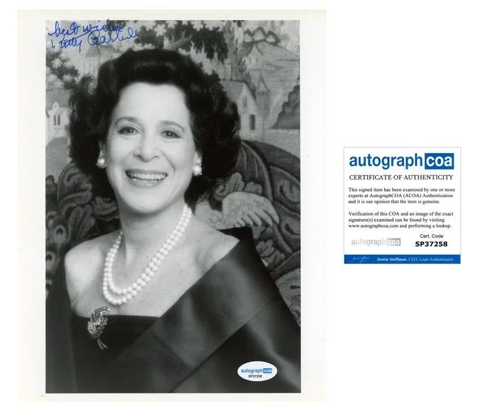 Kitty Carlisle — Kitty Carlisle "A Night at the Opera" AUTOGRAPH Signed 8x10 Photo ACOA