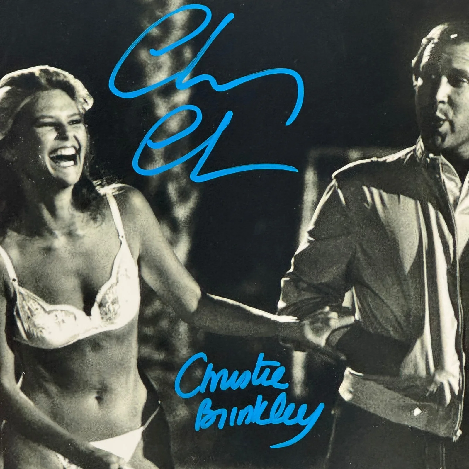 Chevy Chase, Christie Brinkley — Chevy Chase & Christie Brinkley 11x14 Vacation Photo Autograph Beckett Authentic, изображение 2