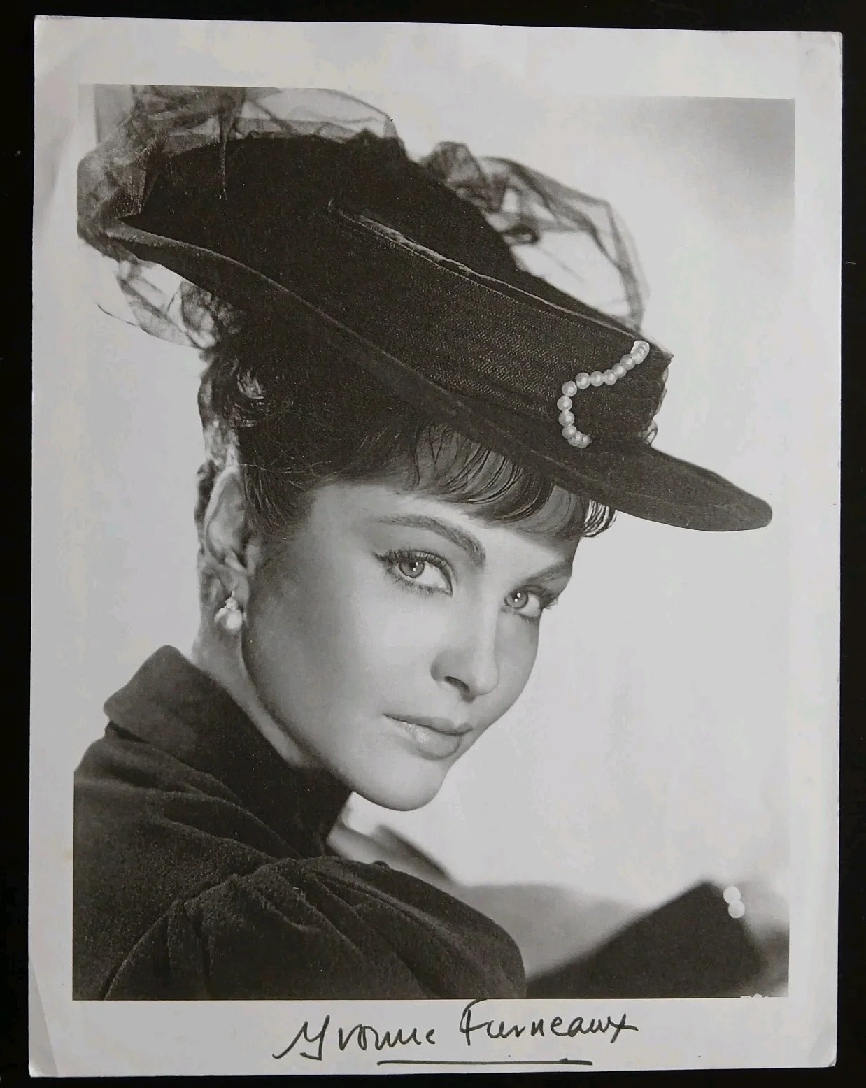 Yvonne Furneaux — yvonne furneaux signed 8.5x11 picture the mummy actress