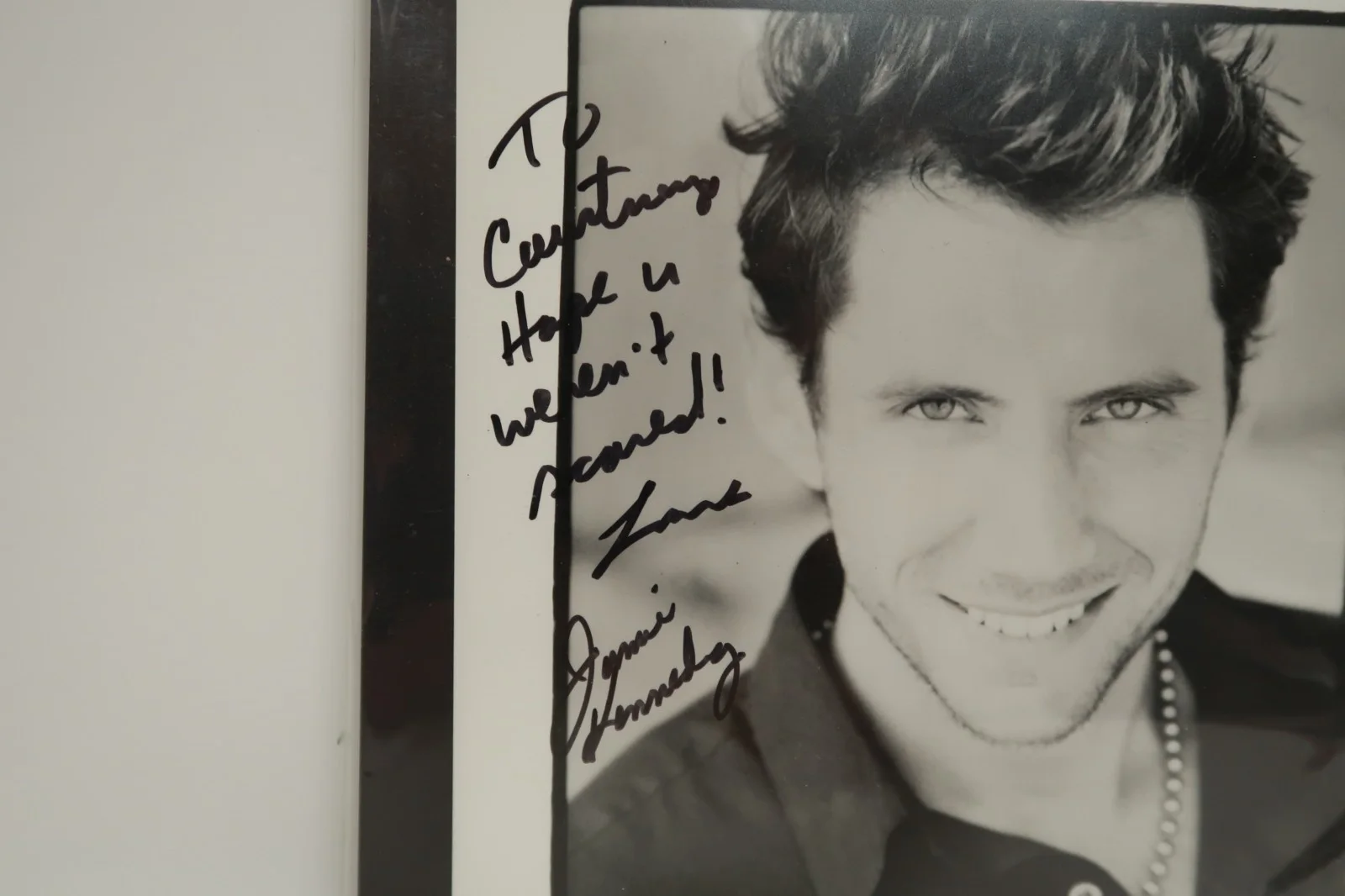 Comedian Jamie Kennedy Autograph Signed 8" x 10" Black and White Photo, изображение 2