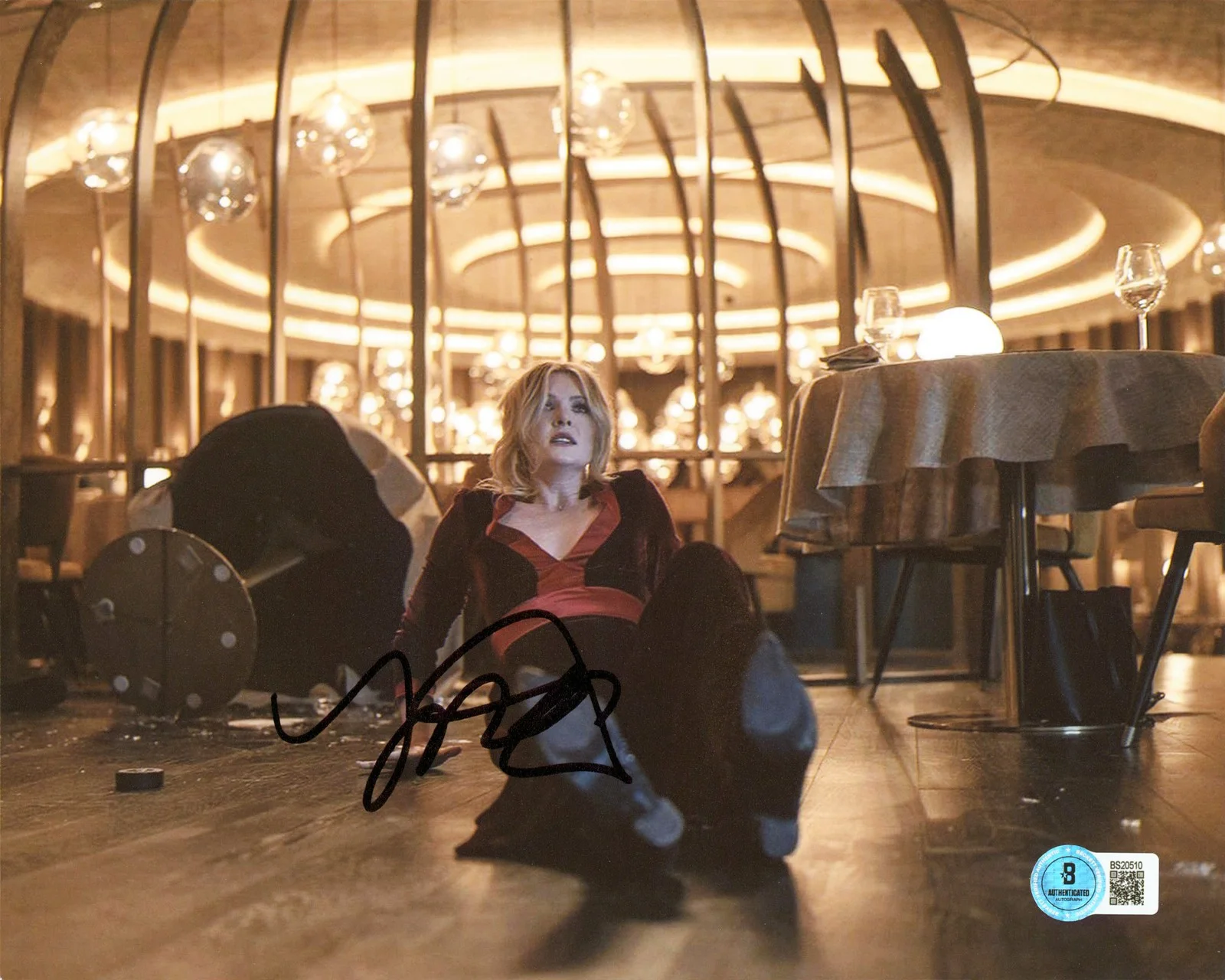 Meghann Fahy — Meghann Fahy The Bold Type Authentic Signed 8x10 Horizontal Photo BAS #BS20510