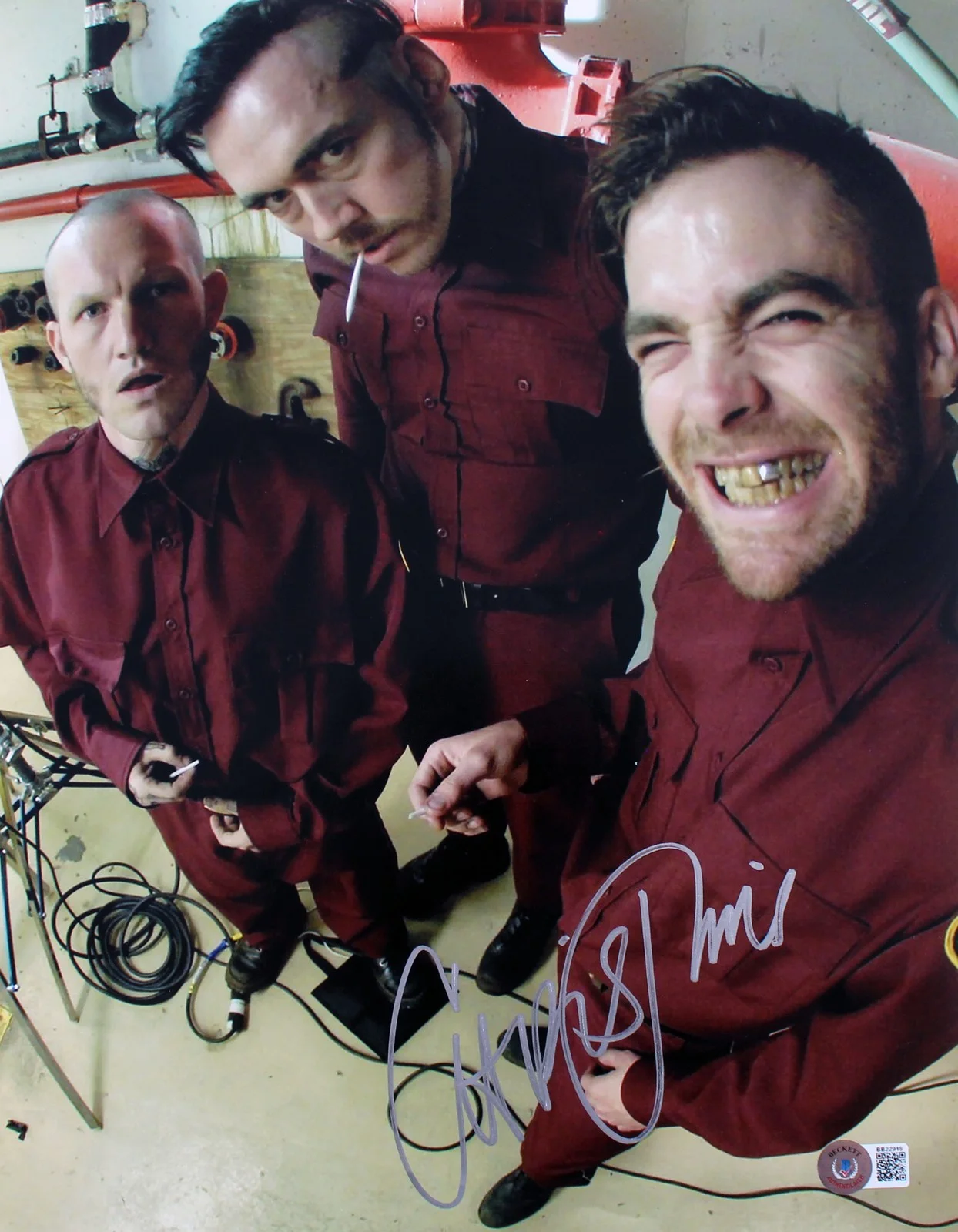 Chris Pine — Chris Pine Smokin' Aces Authentic Signed 11x14 Photo BAS #BB22918