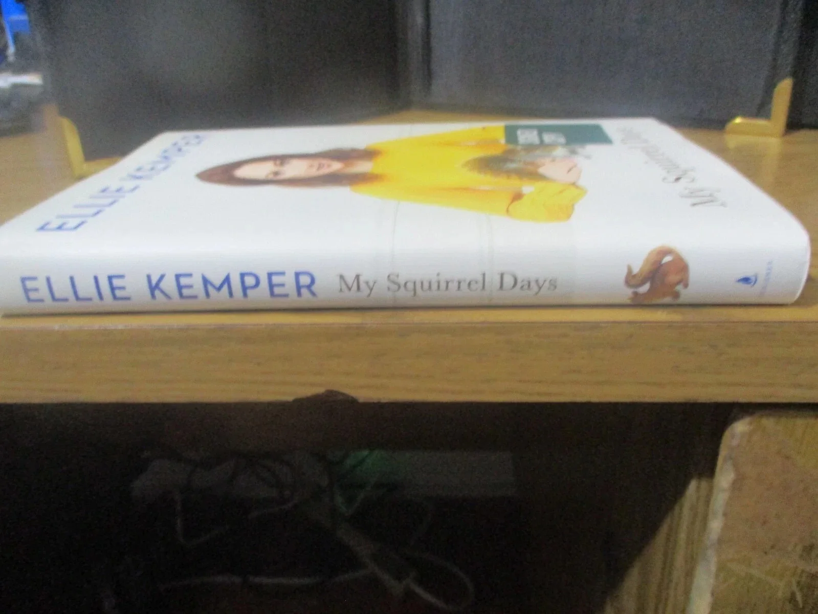 ELLIE KEMPER — ELLIE KEMPER (THE OFFICE) AUTHENTIC SIGNED/AUTOGRAPHED MY SQUIRREL DAYS BOOK, image 4