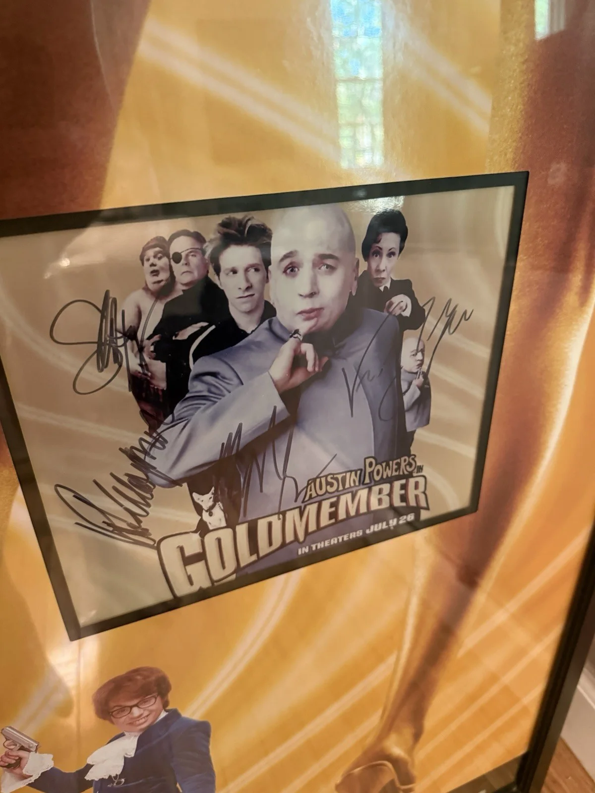 Full Cast Autograph Austin Powers Gold member Framed Original Movie Poster, image 2