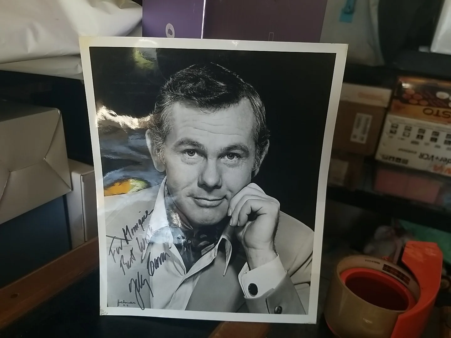 Johnnny Carson — Johnny Carson Autographed 8x10 B&W Photo TV Star Talk Show Host