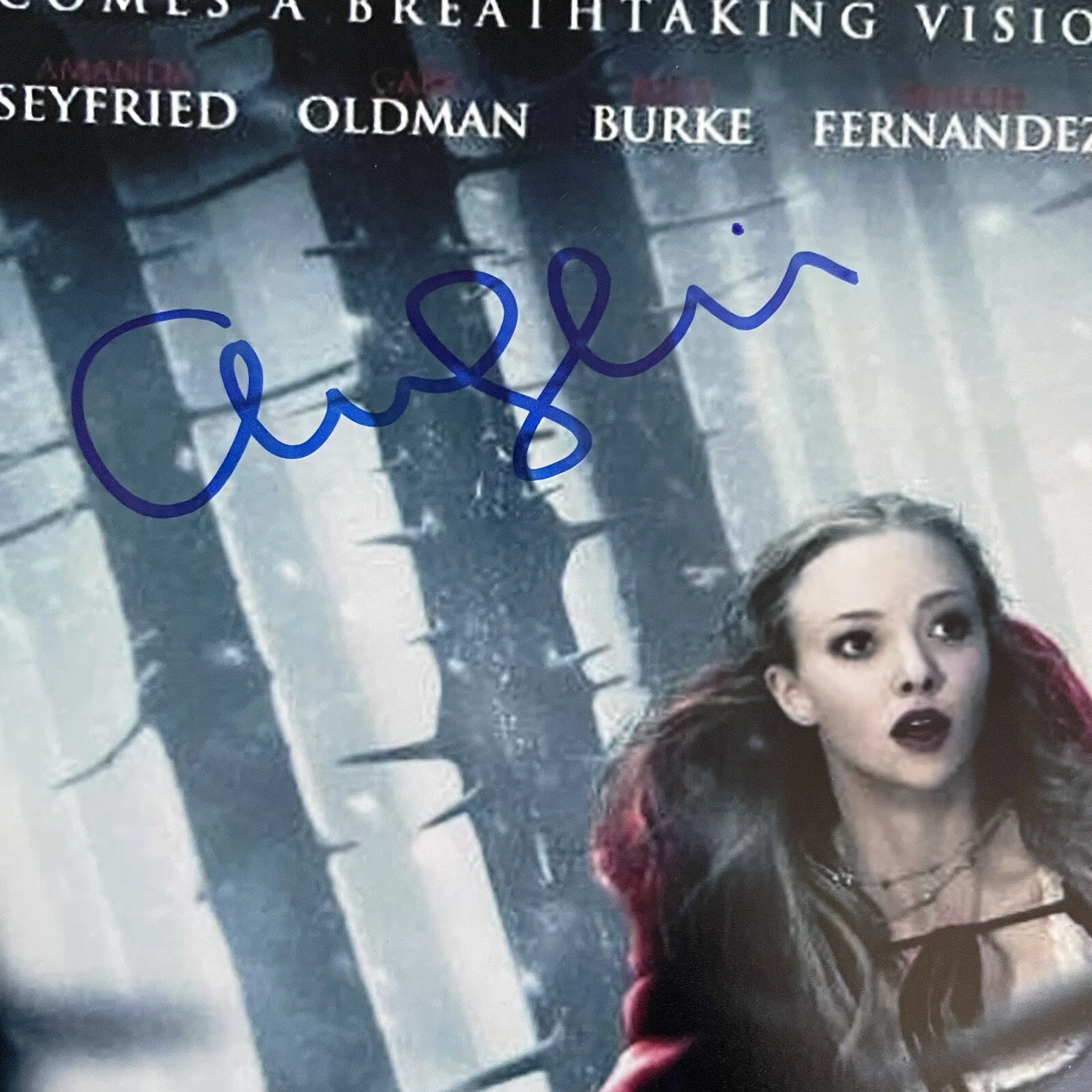 Amanda Seyfried — Amanda Seyfried signed 11x17 poster Red Riding Hood OCCM COA, изображение 2