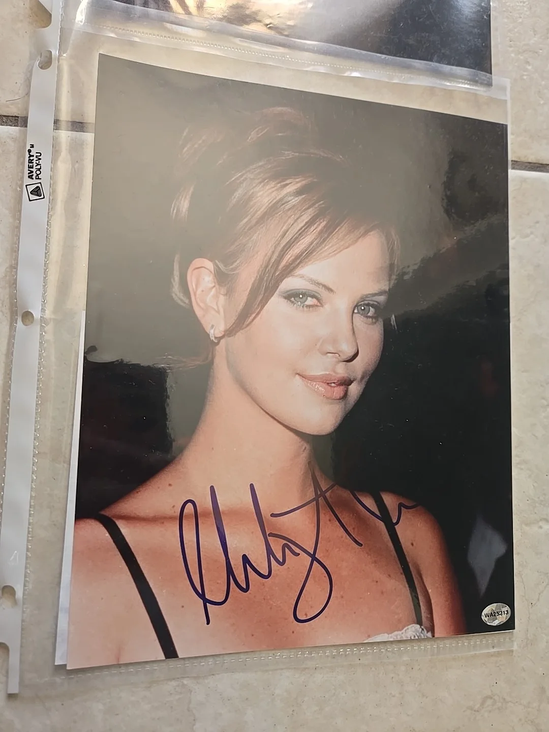 Charlize Theron Photos and Autograph Signed Photograph 8x10, изображение 3
