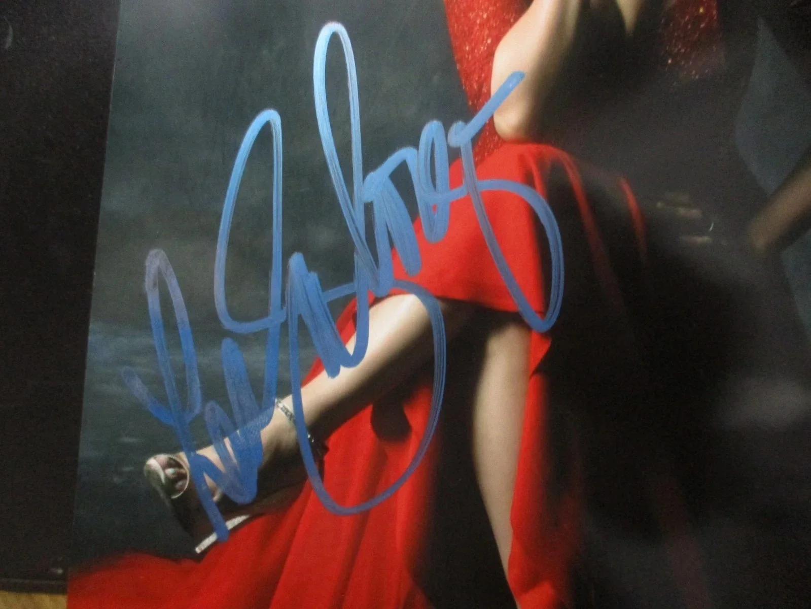 LEA SALONGA — LEA SALONGA AUTHENTIC AUTOGRAPHED/SIGNED 8X10 PHOTO (MULAN) (BROADWAY LEGEND), image 3