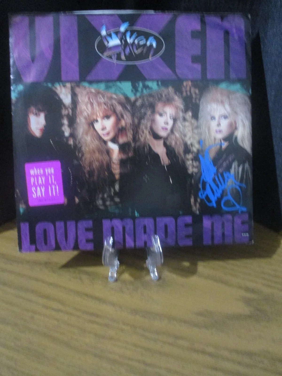 VIXEN JANET GARDNER AUTHENTIC AUTOGRAPHED/SIGNED PROMO VINYL 45 RECORD #2, image 2
