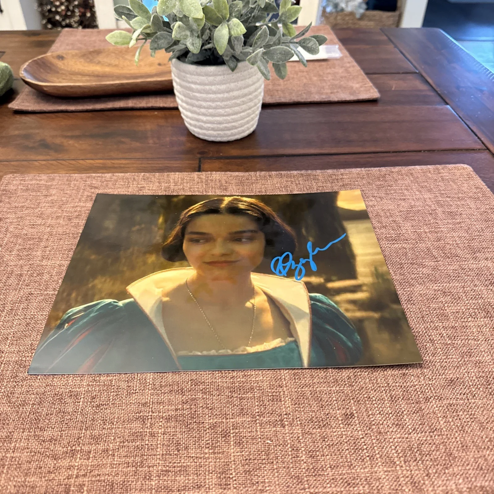 Rachel Zegler Hot Sexy Disney Snow White Signed 8x10 Photo w/COA & Hologram !!, изображение 5