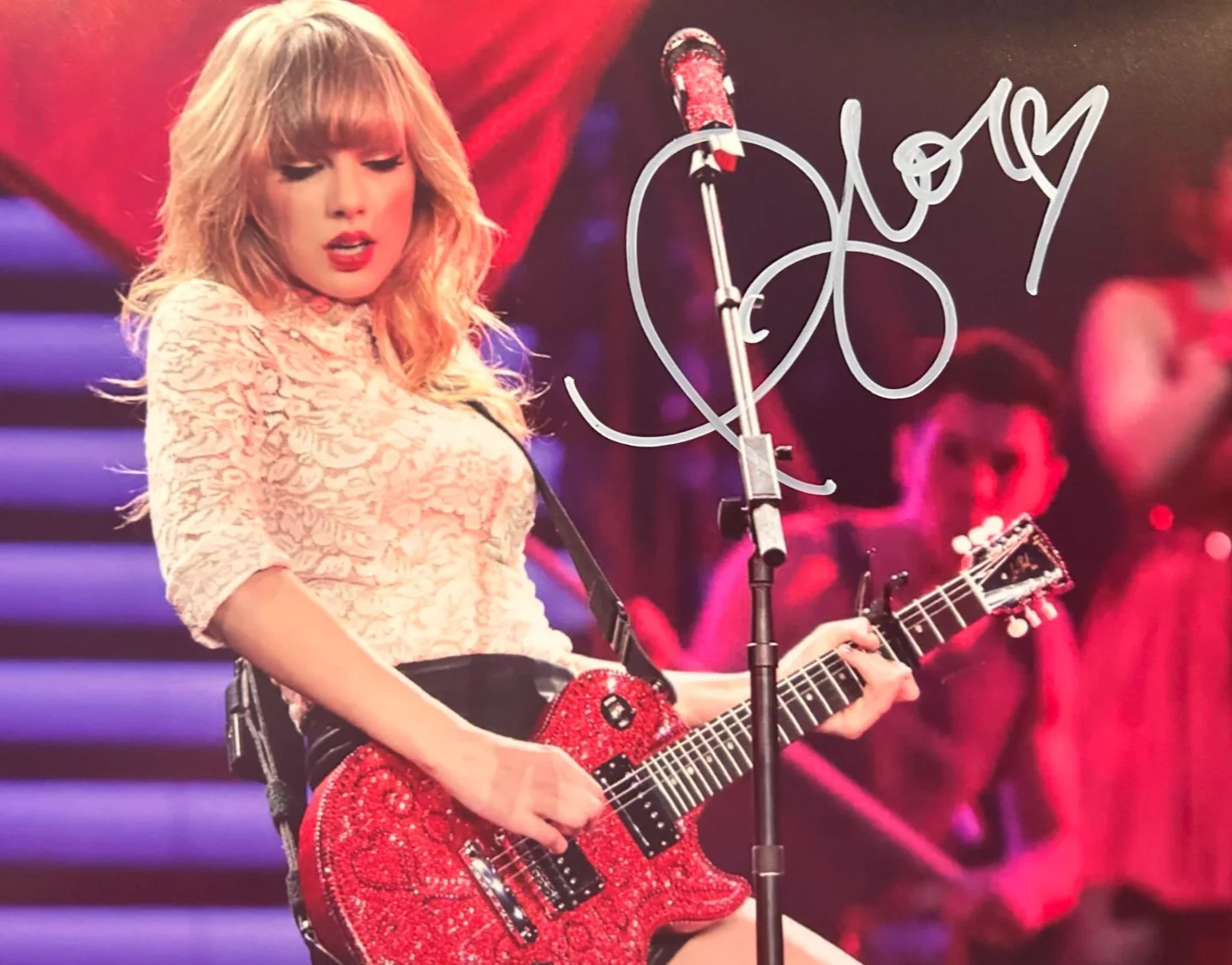 TAYLOR SWIFT Hand Signed 8x10 inch Original Autograph Authentic w/COA, image 3