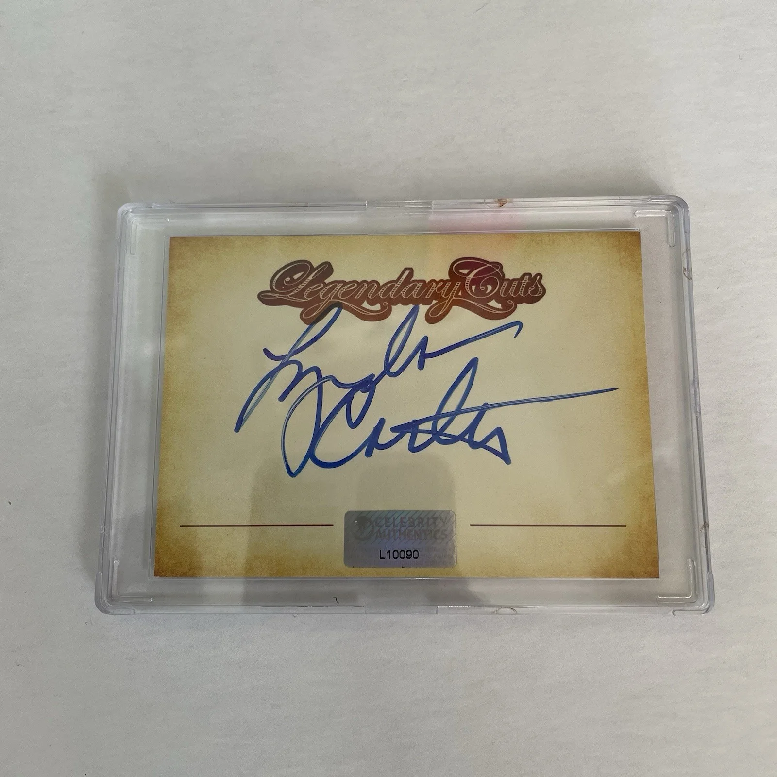 Lynda Carter — Lynda Carter Signed Autograph Legendary Cuts Card Celebrity Authentics COA, image 2