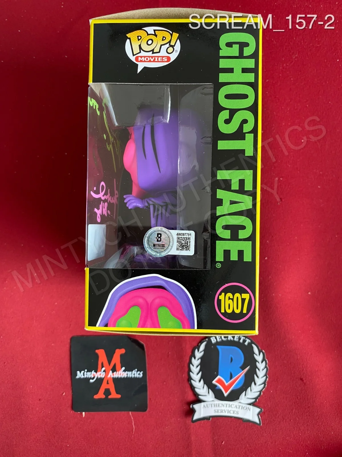 Matthew Lillard, Skeet Ulrich — Skeet Ulrich & Matthew Lillard signed Ghost Face Black Light Funko Pop #1607, изображение 2