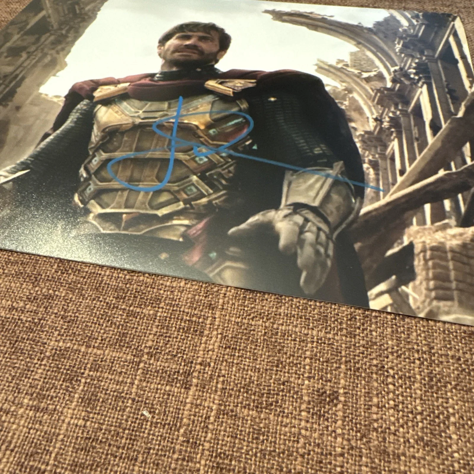Jake Gyllenhaal Autographed Spider-Man Mysterio Marvel 8x10 Signed Photo w/COA, изображение 3