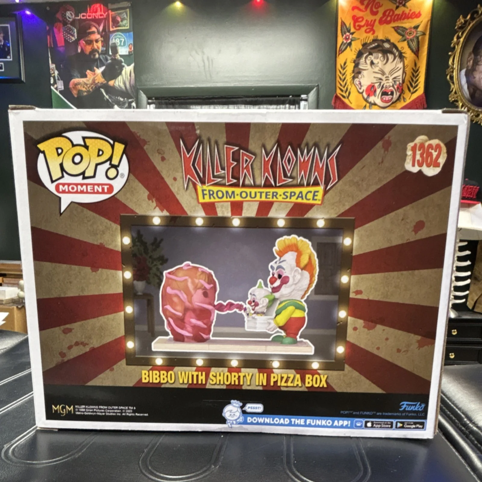 Edward Chiodo, Stephen Chiodo, Charlie Chiodo — Funko Pop Bibbo with Shorty Pizza Box Killer Klowns Autographed JSA - Chiodo, image 3
