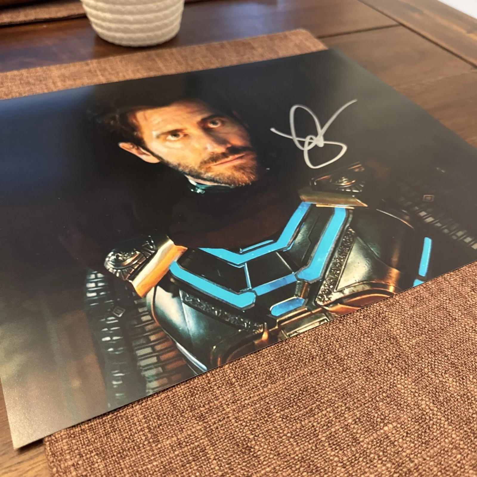 Jake Gyllenhaal Autographed Spider-Man Mysterio Marvel 11x14 Signed Photo w/COA, изображение 2
