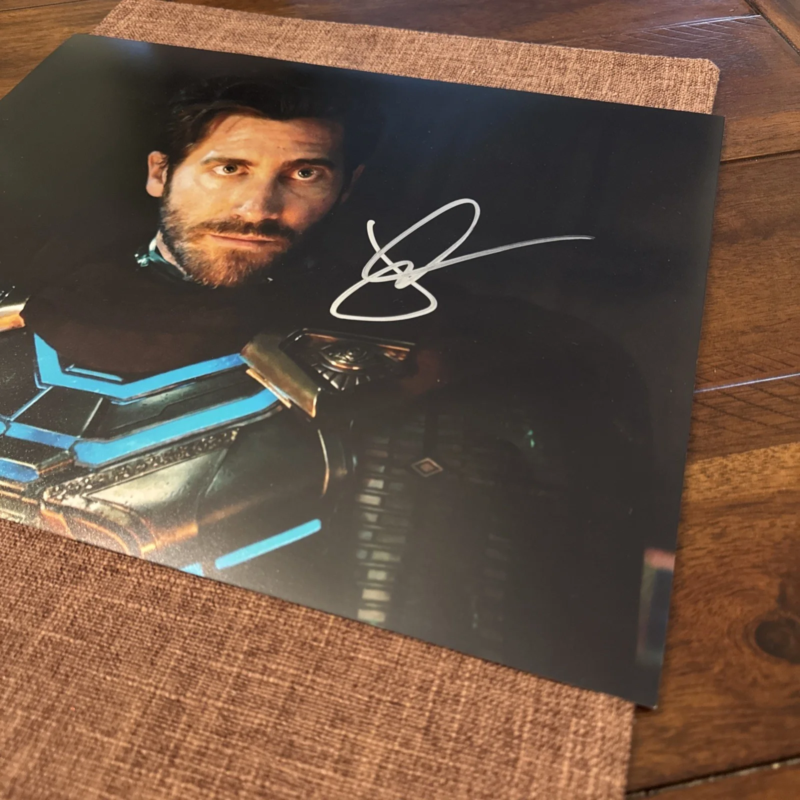 Jake Gyllenhaal Autographed Spider-Man Mysterio Marvel 11x14 Signed Photo w/COA, изображение 3