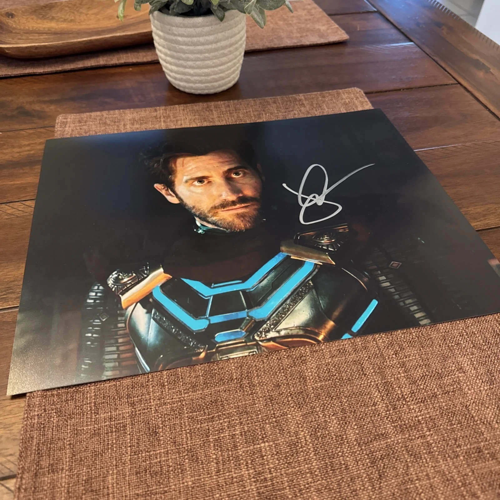 Jake Gyllenhaal Autographed Spider-Man Mysterio Marvel 11x14 Signed Photo w/COA, изображение 5