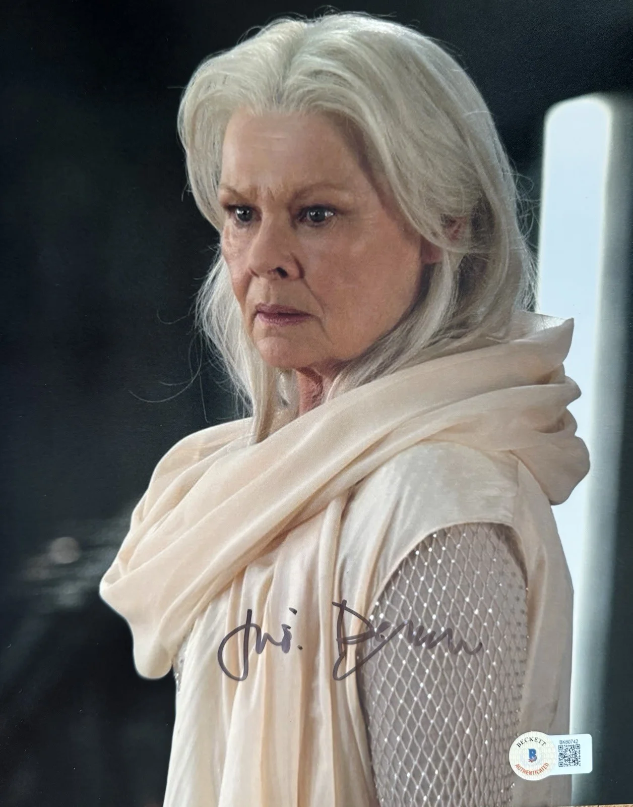 Dame Judi Dench — Dame Judi Dench Signed 8x10 Photo COA Riddick James Bond Legend