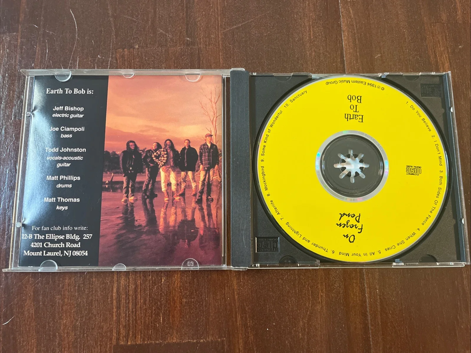 Earth to Bob "On Frozen Pond" CD Signed By Full Band Immaculate Disk Very RARE, image 4