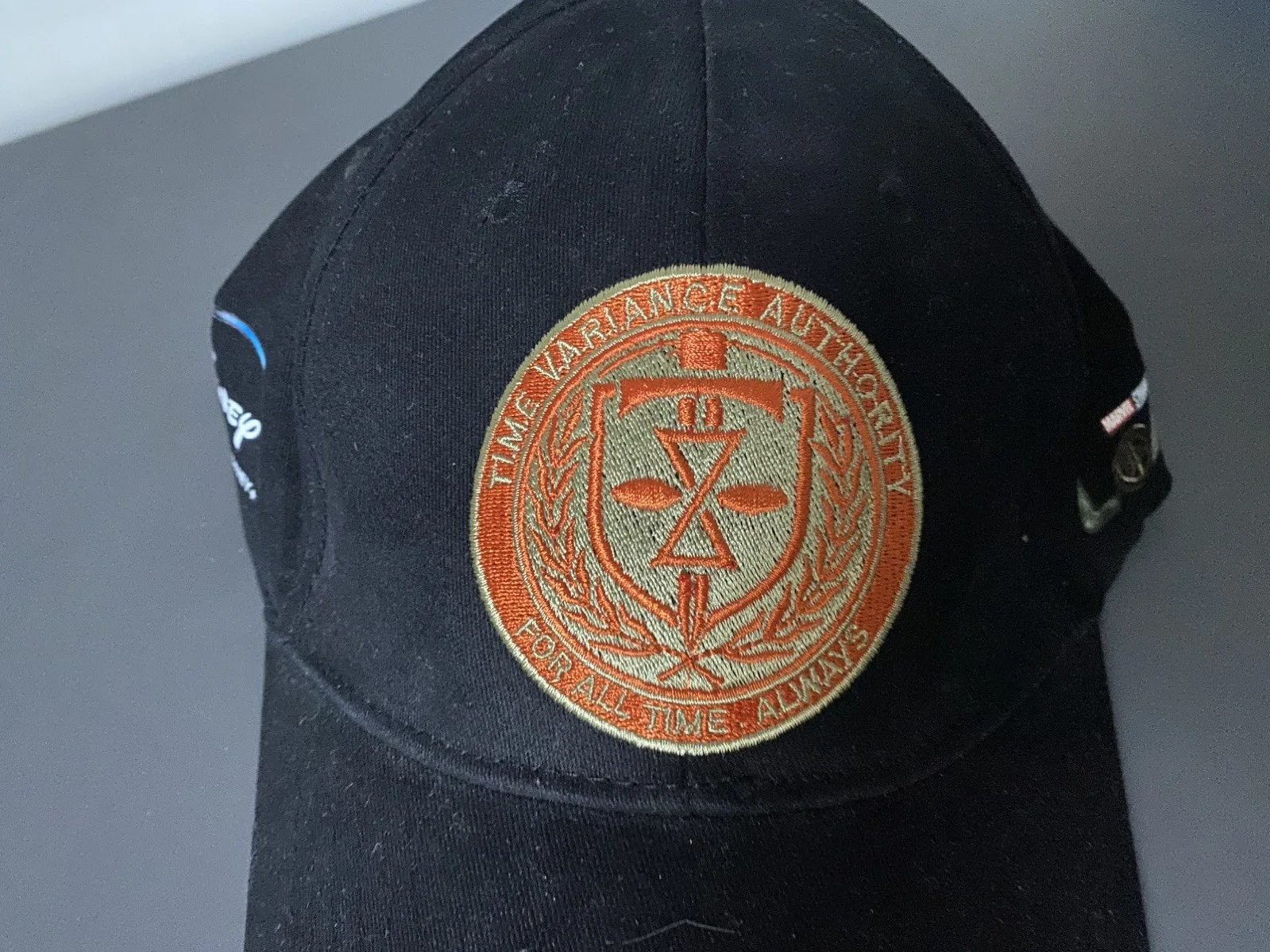 LOKI SEASON 1 PROMOTIONAL PRESS KIT ONE SIZE BLACK BASEBALL CAP NEW, изображение 2