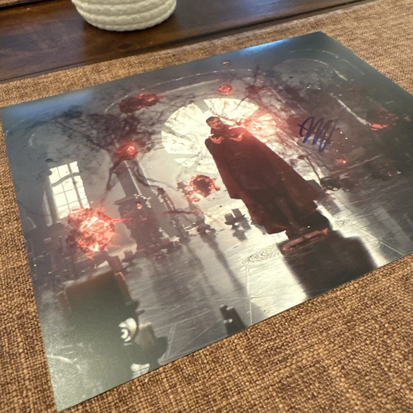 BENEDICT CUMBERBATCH — BENEDICT CUMBERBATCH "DOCTOR STRANGE" SIGNED AUTOGRAPHED 8x10 PHOTO COA HOLOGRAM, image 2