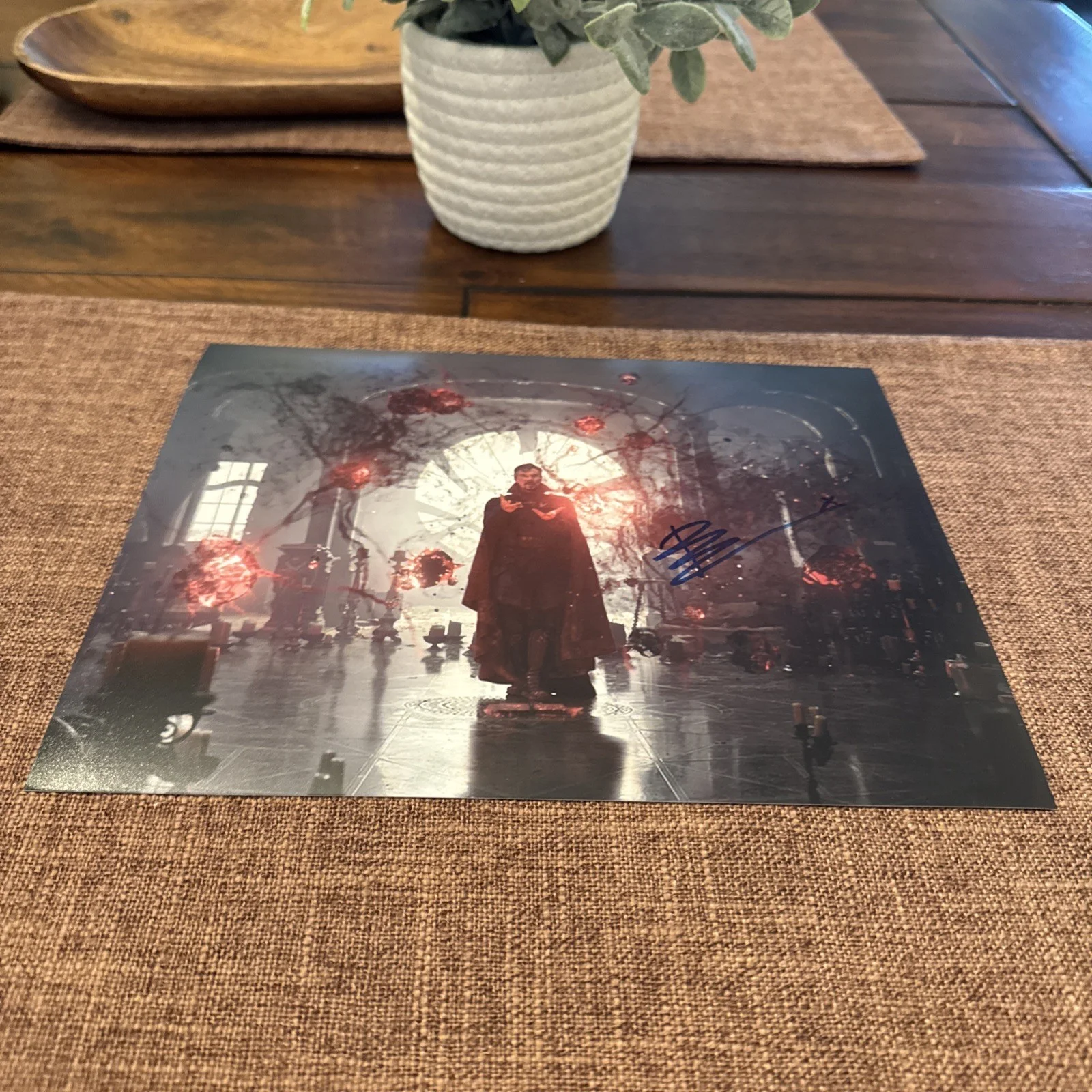 BENEDICT CUMBERBATCH — BENEDICT CUMBERBATCH "DOCTOR STRANGE" SIGNED AUTOGRAPHED 8x10 PHOTO COA HOLOGRAM, image 5